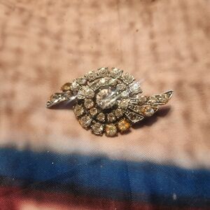 Vintage-Inspired Silver and Gold Floral Pin